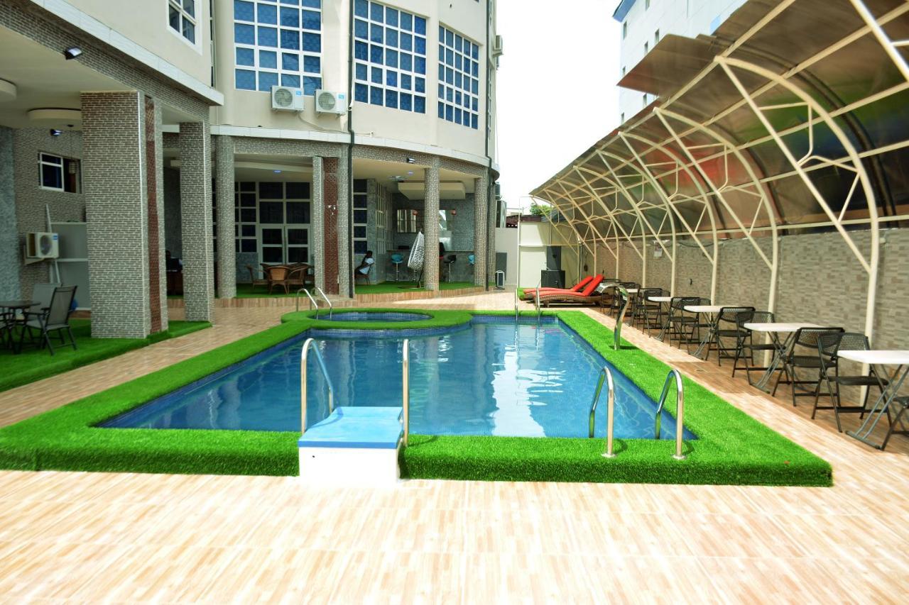 Vacation Villa Hotels And Suites Асаба Экстерьер фото